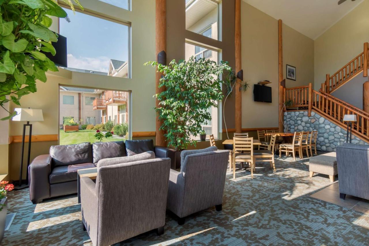 Best Western Plus Valemount Inn & Suites Exterior photo