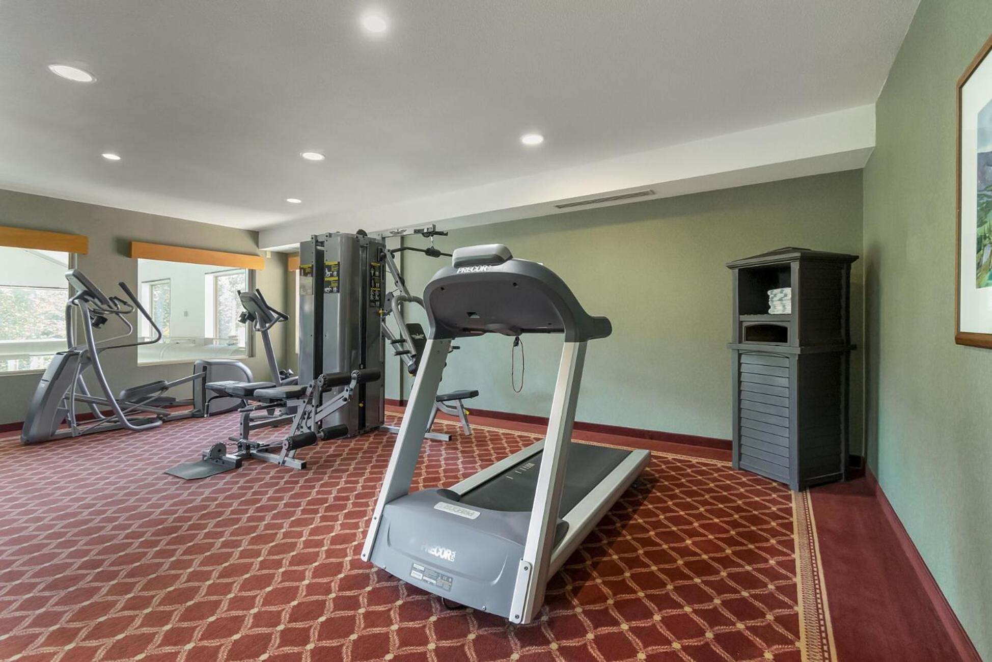 Best Western Plus Valemount Inn & Suites Exterior photo